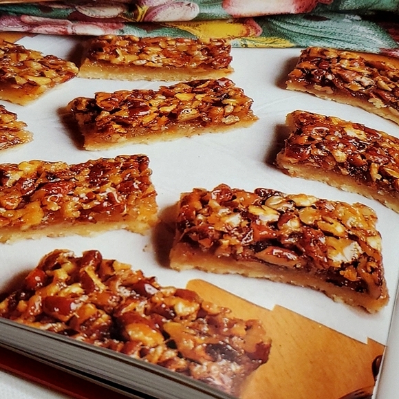 Betty Crocker's Ultimate Cookie Book Hard Cover 100s of Cookie Recipes - Picture 9 of 16